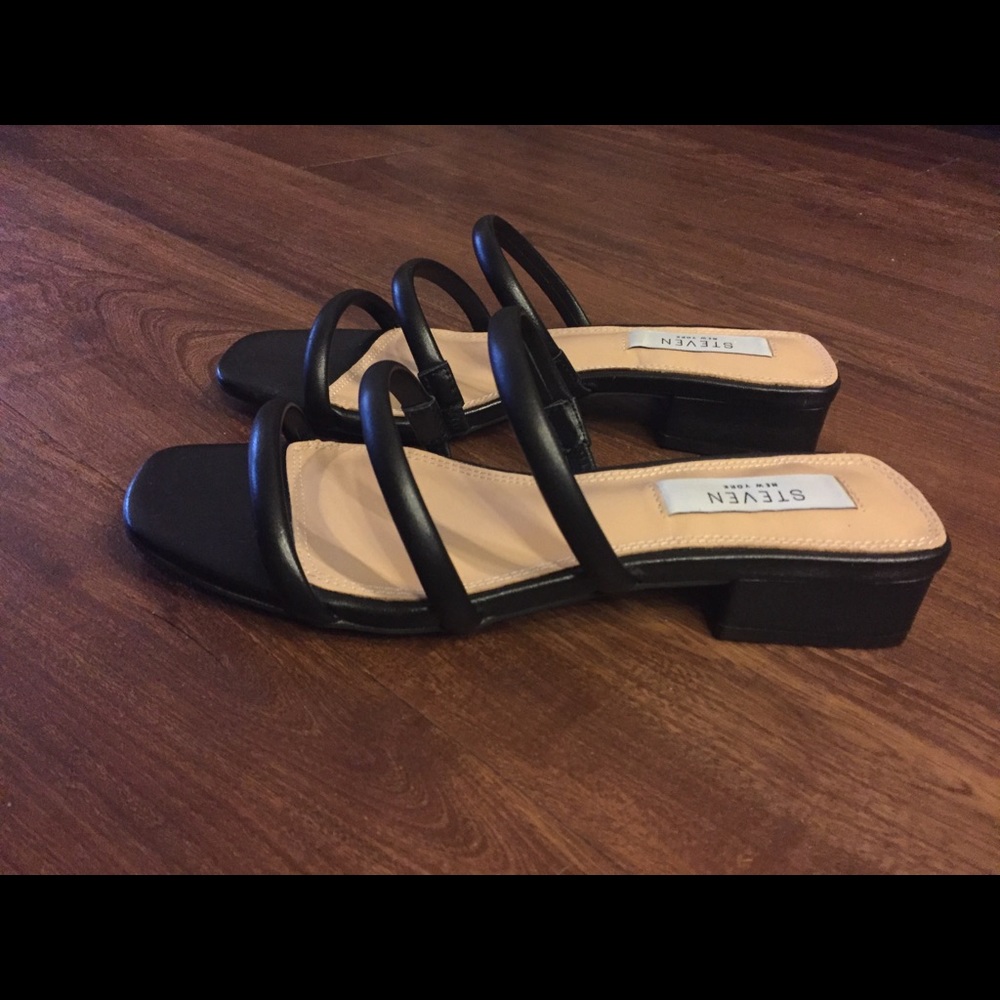 Brand new Steve Madden New York sandals